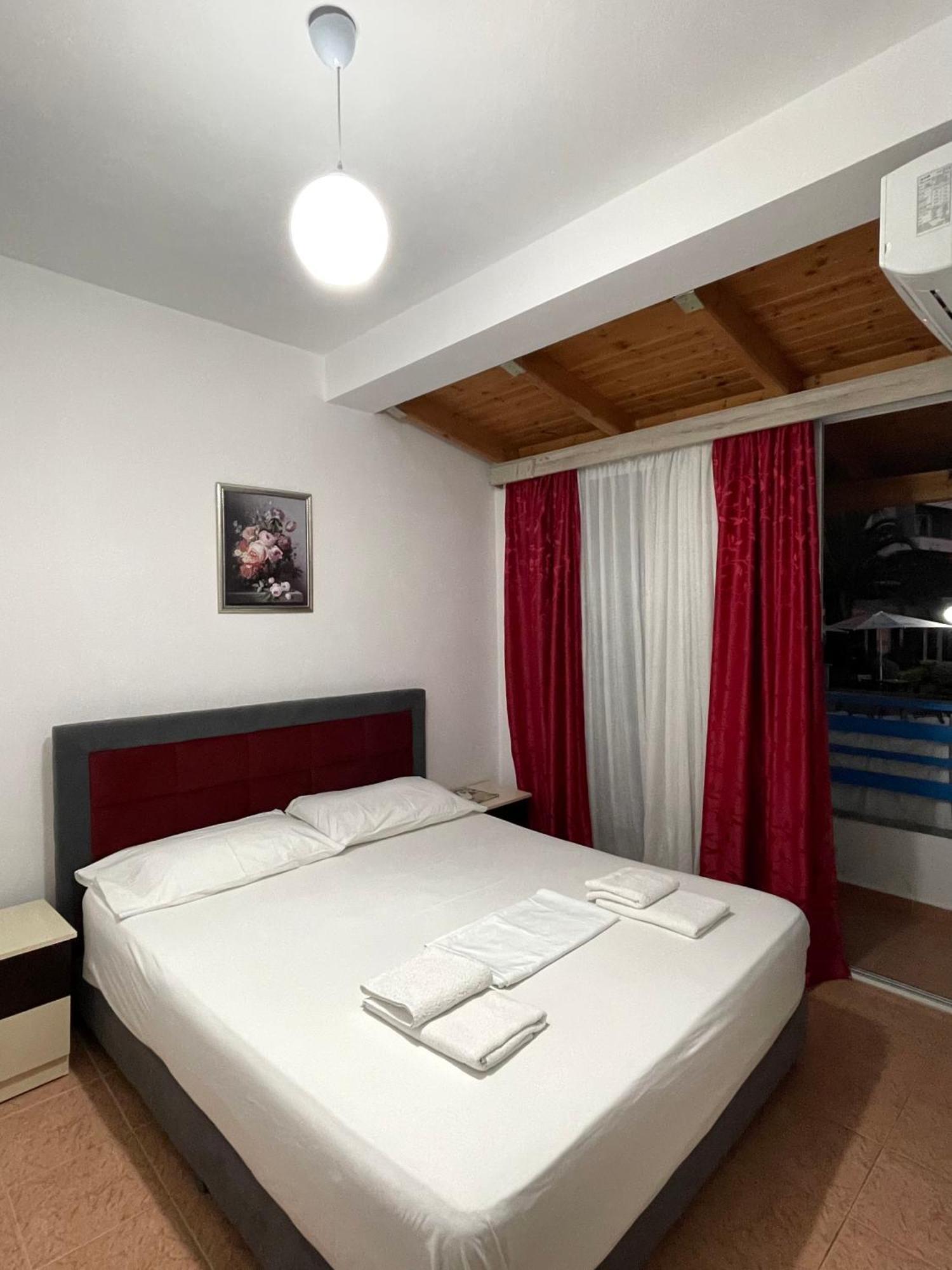 Apartments Monika Sarandë Exteriör bild